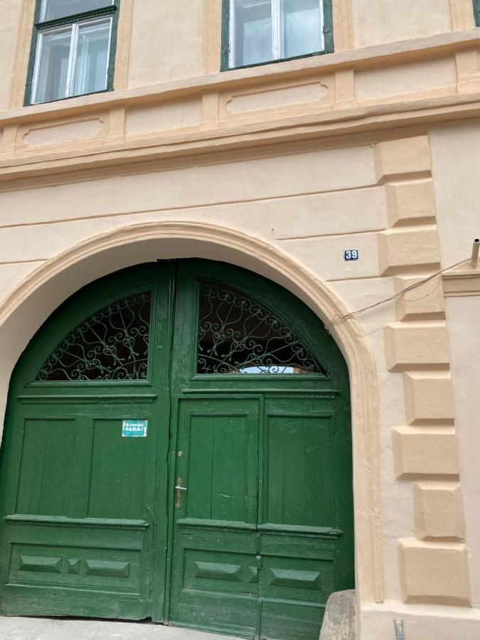 סיביו Charming Apartament מראה חיצוני תמונה